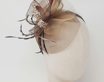 Fascinator Leopardenmuster: Schokobrauner Kopfschmuck aus Reifwolle mit austauschbaren Fassungen