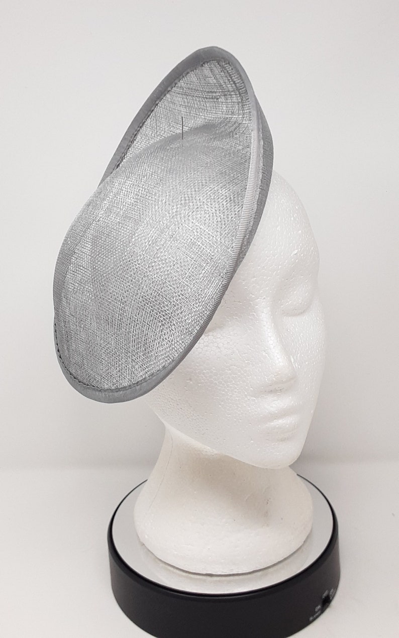 Bibi Sinamay métallisé argent ou or DIY hatinator base 23 cm. Silver