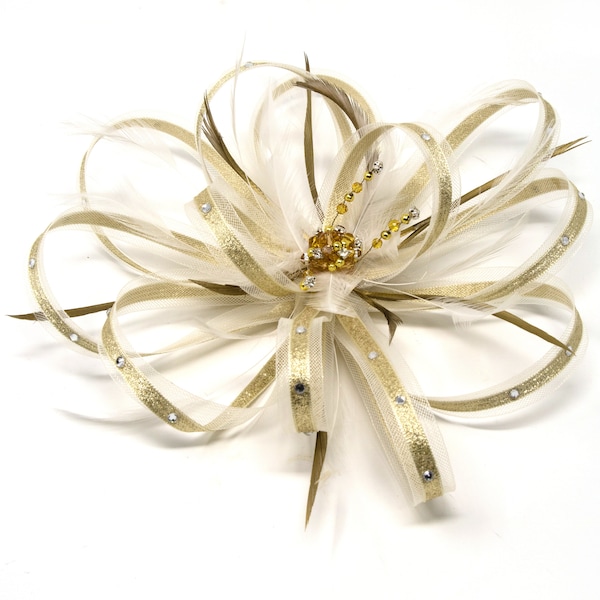 Fascinateur métallique en or et ivoire avec grappe de perles centrales sur peigne, bande Alice ou clip.