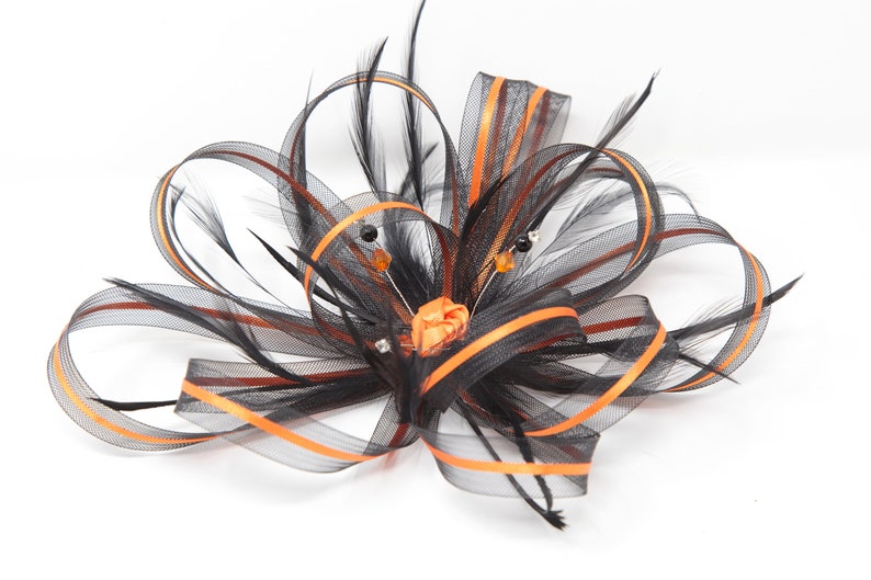 Schwarz-orangefarbener Fascinator an einer Spange, Kamm und Haarreif Bild 5