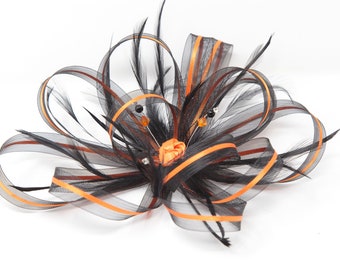 Schwarz-orangefarbener Fascinator an einer Spange, Kamm und Haarreif