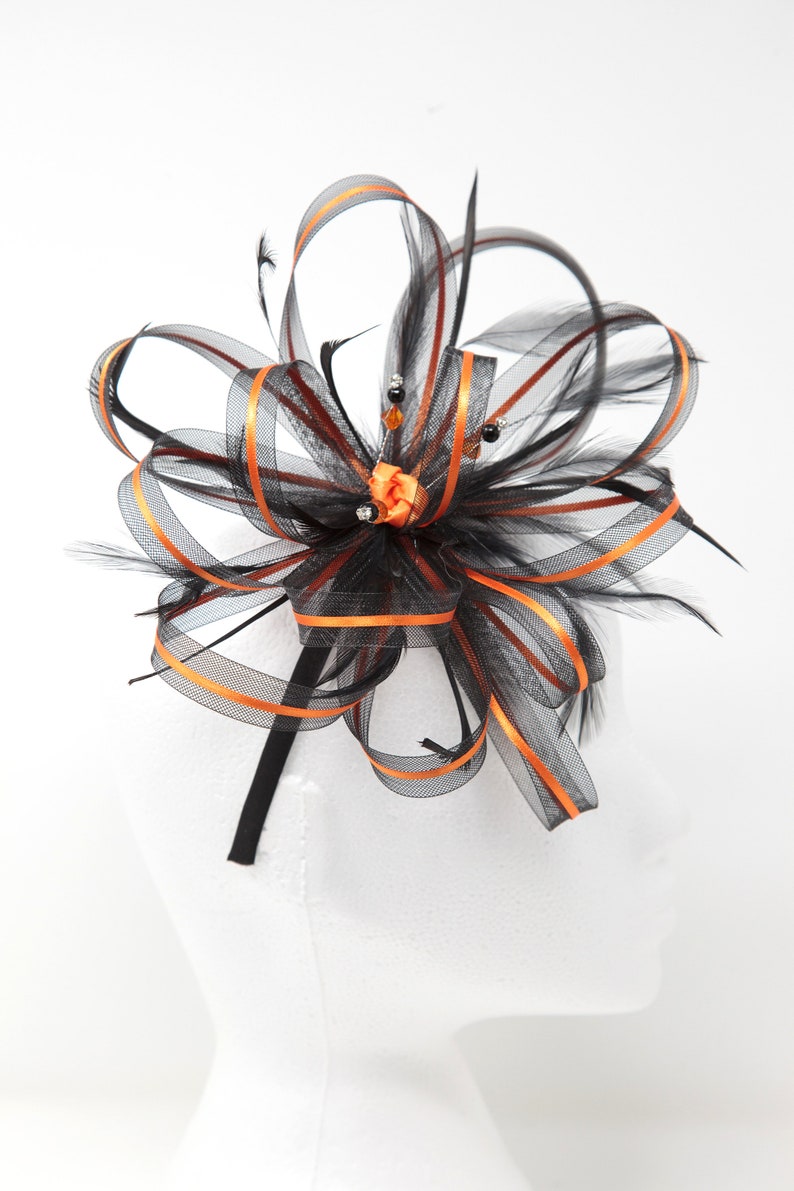 Schwarz-orangefarbener Fascinator an einer Spange, Kamm und Haarreif Bild 4