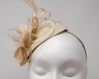 Champagne and ivory percher style hatinator …