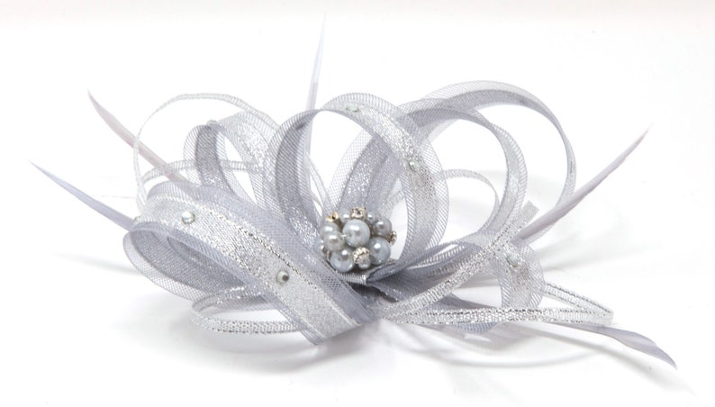 Sprankelende zilveren fascinator met kralencluster en diamanten op een kam, Alice-band en clip. afbeelding 6