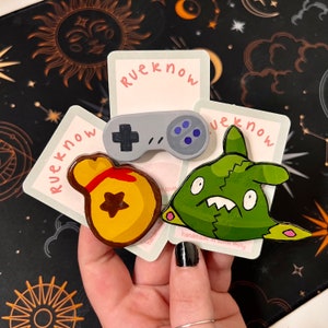 wow so ~*gamer*~ pins