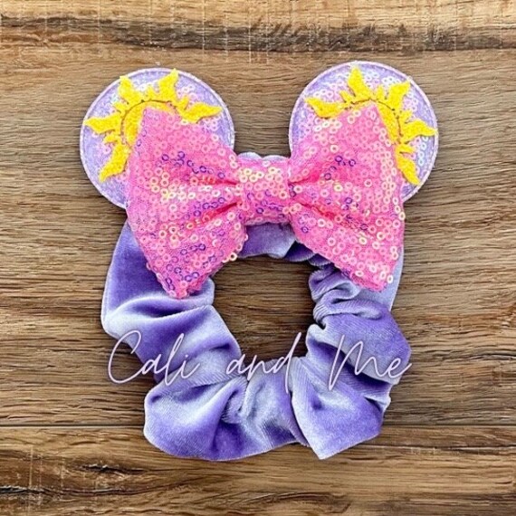 VELVET SCRUNCHIE W/BOW SUN YELLOW VELVET SCRUNCHIE W/BOW SUN YELLOW