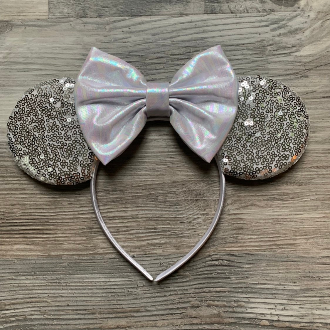 Disney Minnie Mouse Silvery textured Ears Headband Holographic Puff Bow NWT Silver Minnie Ears With White Holographic Bow, Silver Mickey  main image 4