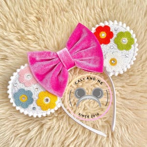 Flower Minnie Ears, Mickey Ears, Minnie Ears, Flower Ears, Crochet Minnie Ears, Mouse Ears Headband, Flower Mouse Ears