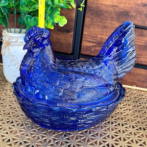 Large Hen on nest, Colbalt Blue, Vintage Glass, Chicken Decor, Candy dish, Nesting hen, Glass Hen, Vintage Candy Dish, Trinket
