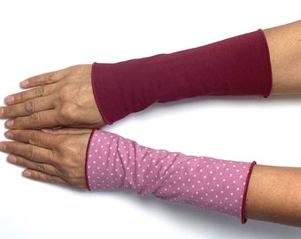 Cuffs in desired colors lined arm warmers hand warmers reversible cuffs hand jewelry cotton jersey pink wine red dotted