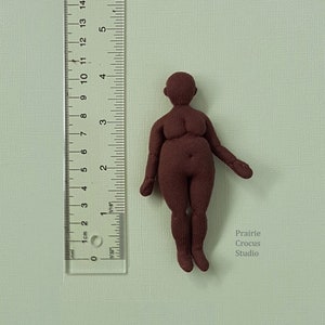 1:16 scale 4 inch cloth doll 10 cm, plus size woman, optional face, posable  miniature mannequin, soft sculpture, handmade