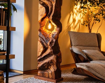 Lámpara de pie escultural de madera, lámpara de pie rústica tallada, iluminación moderna y orgánica para la sala de estar.