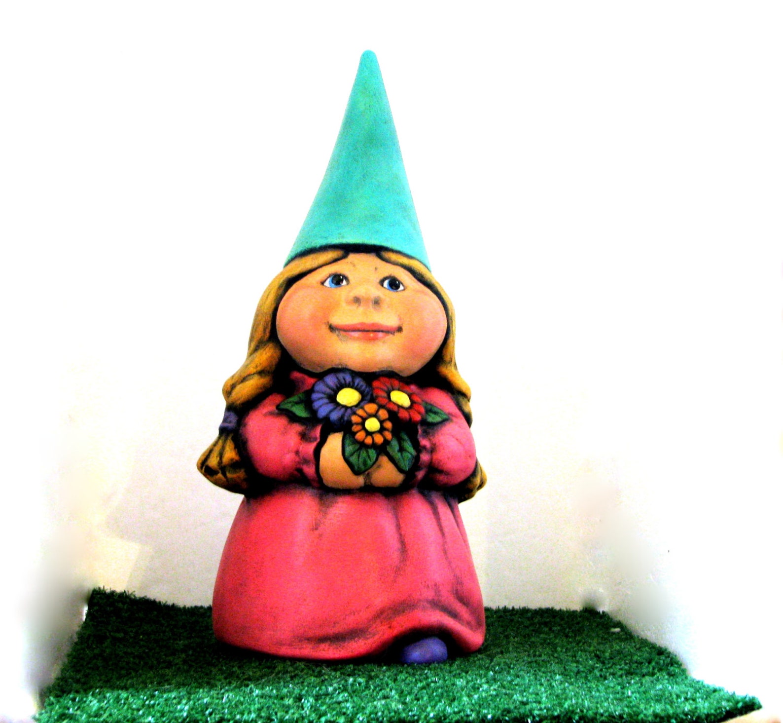 Женщина гномик. Гномы девочки. Девочка-гномик. Женщина гномик. Гном женщина.