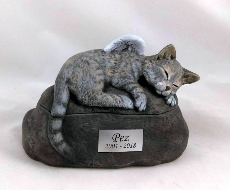 hand made pet urn Ceramic Engraved Painted Cat Cremation Urn with Plastic Name Plate