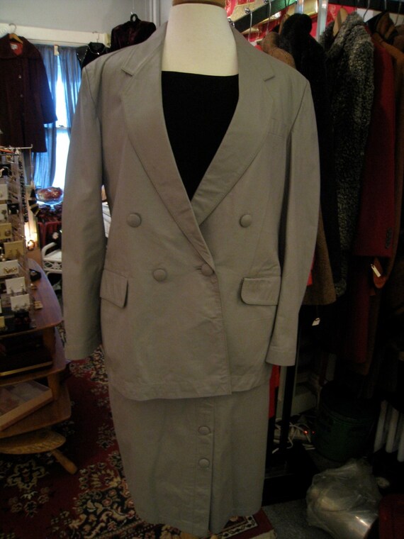 1980's Ladies Soft Gray Leather 2 pc. Suit