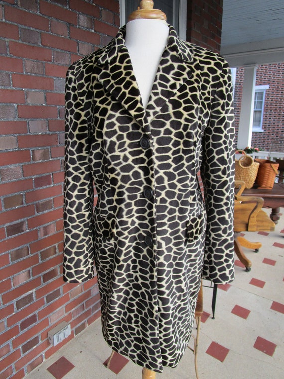 Vintage 1990s Ladies Faux Leopard Coat - image 3