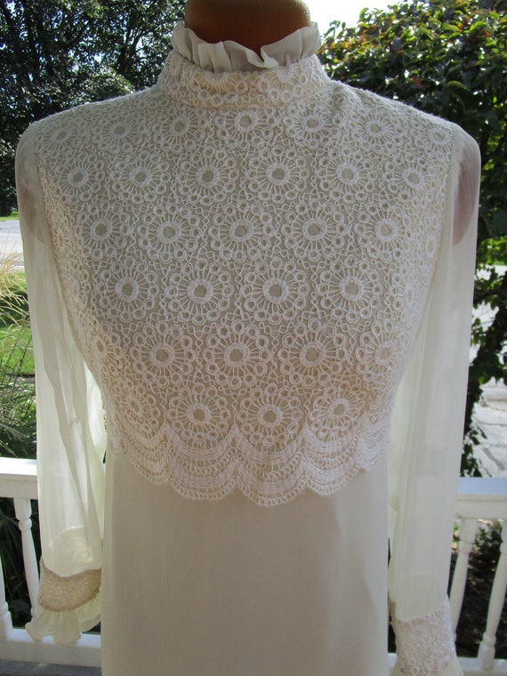 1970s Ecru Wedding Dress - image 3