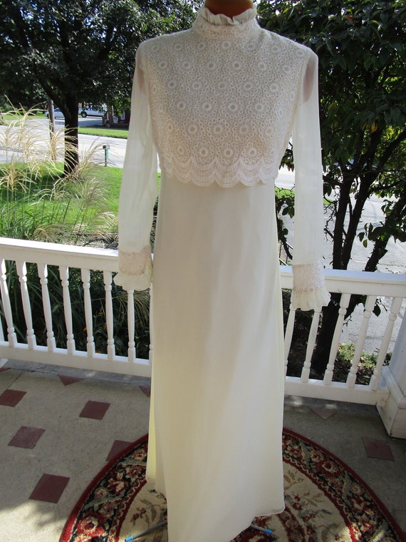 1970s Ecru Wedding Dress - image 1