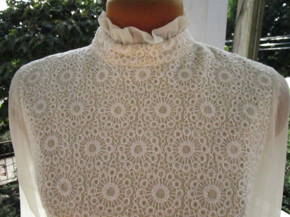 1970s Ecru Wedding Dress - image 5