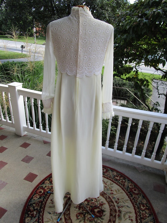 1970s Ecru Wedding Dress - image 2
