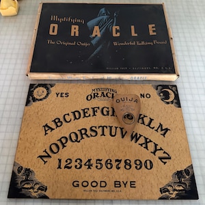 1940s Mystifying Oracle Ouija Board With Box William Fuld