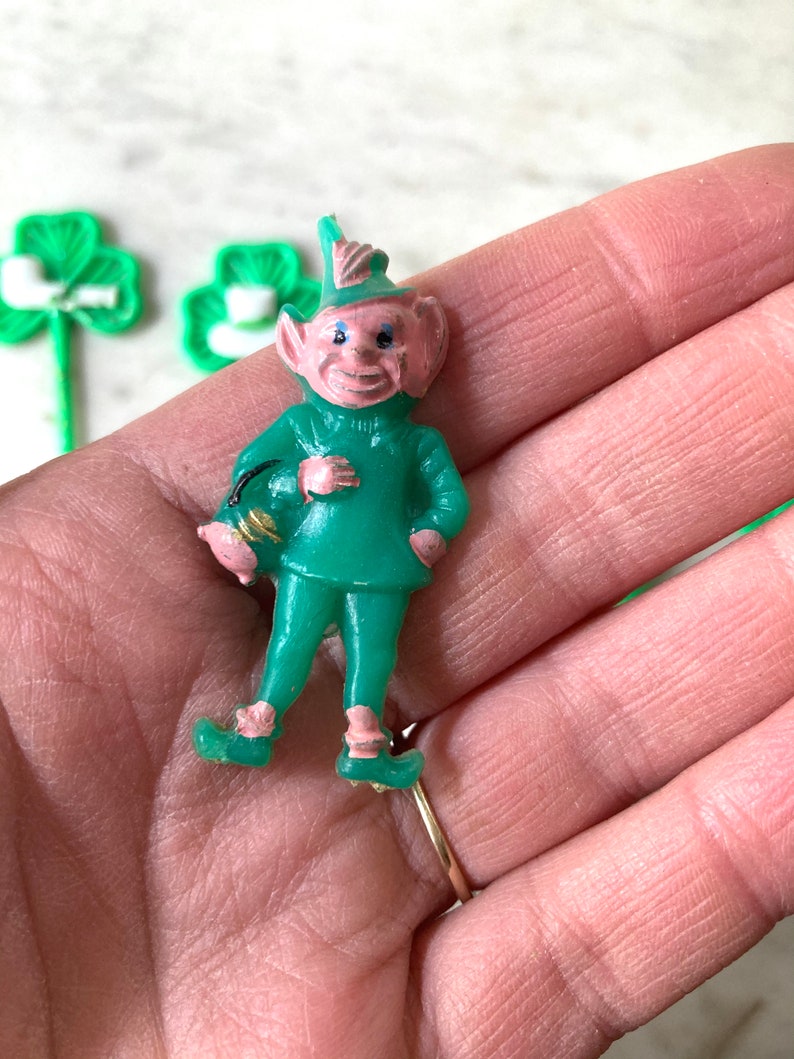 vintage plastic st patrick\u2019s day cake topper set
