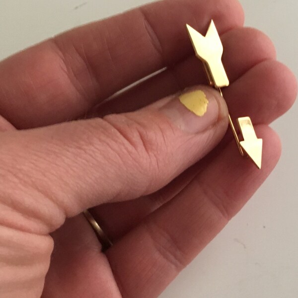 vintage brass arrow pin