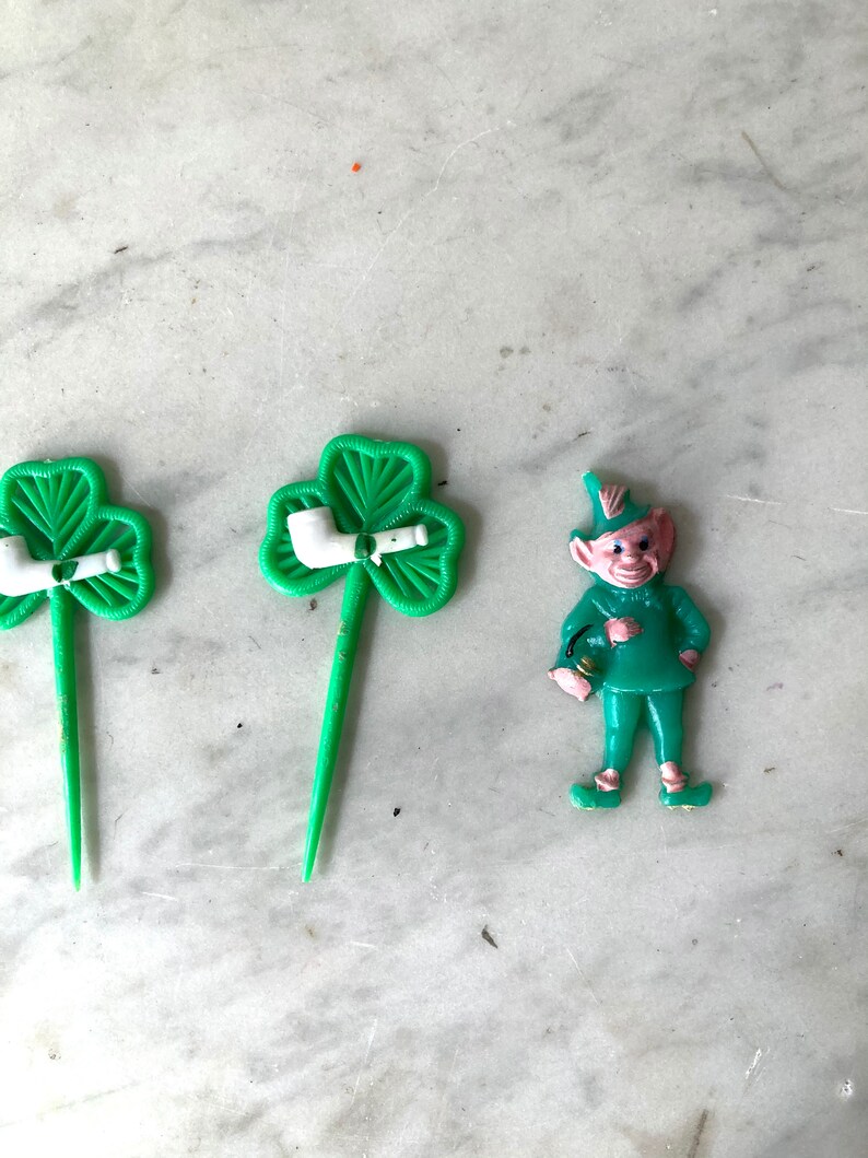 vintage plastic st patrick\u2019s day cake topper set