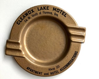 vintage oregon souvenir from florence cleawox lake motel copper colored round ashtray