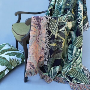 Plant Mom Woven Throw Blanket - Gift For Plant Lover - Tropical Leaves Jacquard Blanket - Green Leaf Fringe Cotton Throw - Gift For Gardener