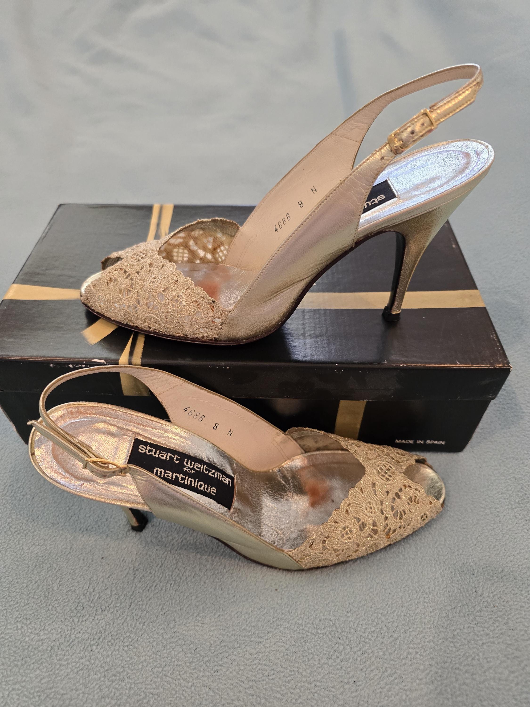 Vintage Stuart Weitzman Gold Lace Heels - Size US 8 Narrow  display picture 1