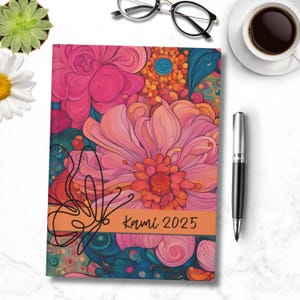 Carnet cartonné personnalisé Papillon |  Floral multicolore | Agenda 2025 150 pages Gratitude Résolutions Souvenirs Cadeau pour elle