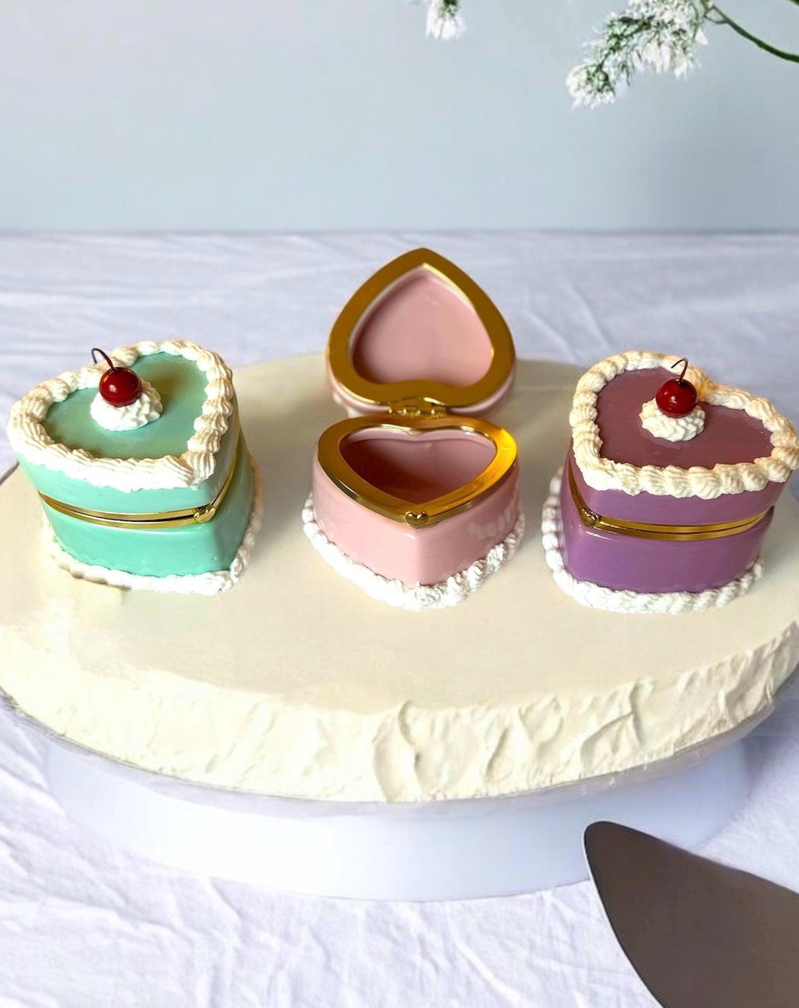 Heart cake Faux vintage inspired frosting bow trinket box