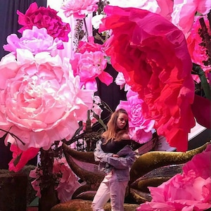 Giant free standing paper flowers. Alice in Wonderland Easter photo props. Tea party decoration. Shop window giant flowers. Huge paper peony