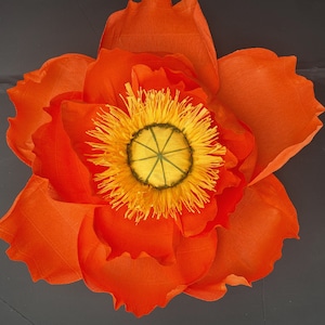 California poppy paper flower - Alice in Wondeeland party props - Tea party wall paper flowers - Secret Garden giant paper anemone - Poppies