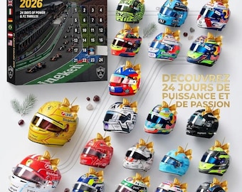 Peut inclure: Un calendrier de l'Avent F1 2026 avec une image de circuit et 24 cases numérotées, accompagné de 24 casques de course miniatures. Chaque casque est orné d'un ruban doré et présente diverses couleurs, logos et designs d'écuries.