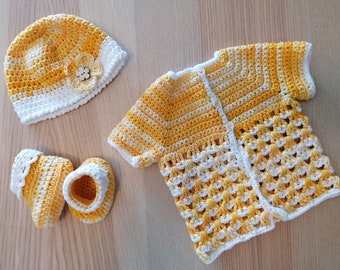 ensemble brassiere bonnet 3 / 6 MOIS ( fait main crochet layette chiné JAUNE /blanc)