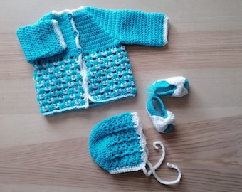 ensemble brassiere chaussons bonnet 3 / 6 MOIS fait main( crochet layette bleu/blanc)