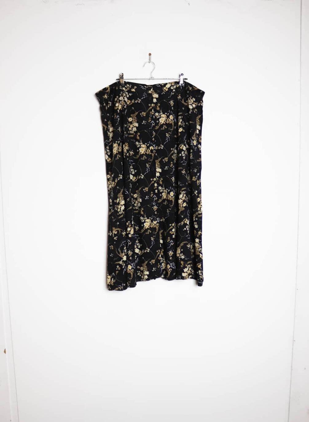 Image of Black Floral Midi Skirt Vintage Button Down Xl Midi-Skirt Button-Down