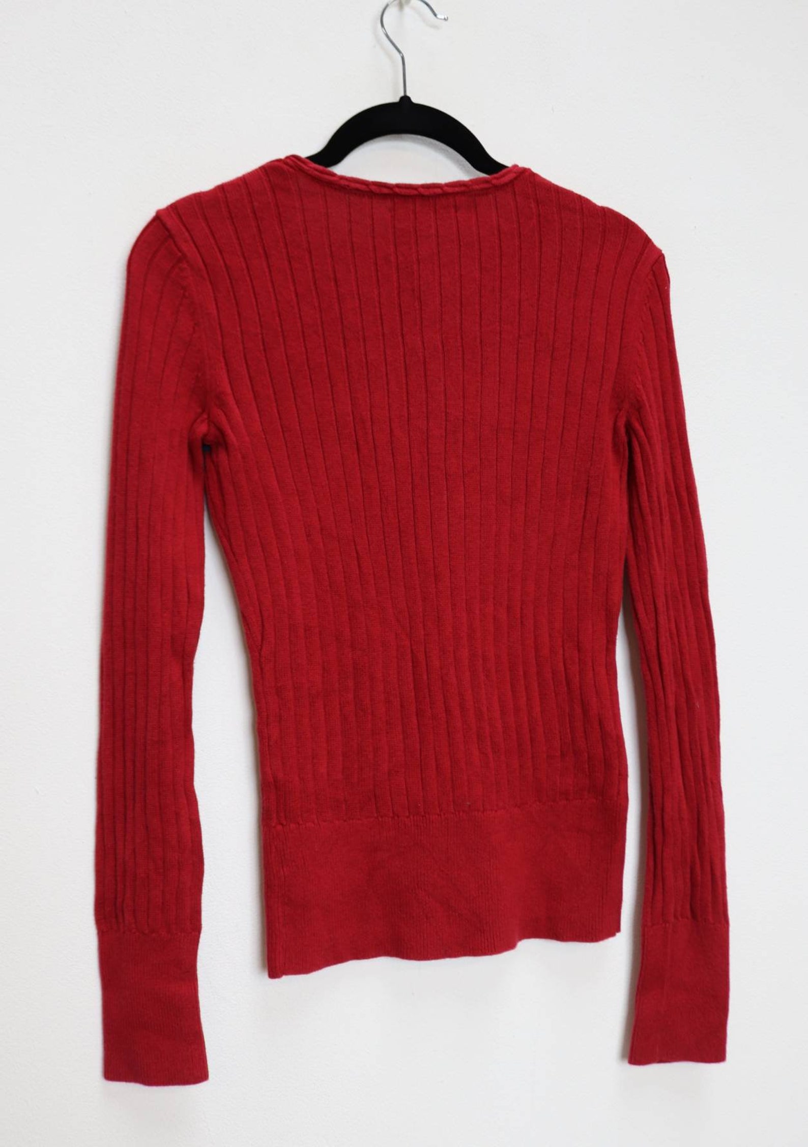 red hilfiger jumper