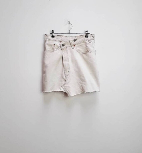 levis white skirt