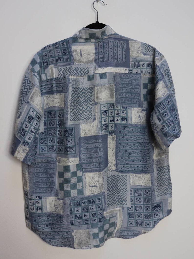 Blue Patterned Silk Shirt Vintage Silk Short Sleeve Shirt Patterned Silk Button Down Shirt Medium Men/'s Silk Shirt Vintage Button Down Silk