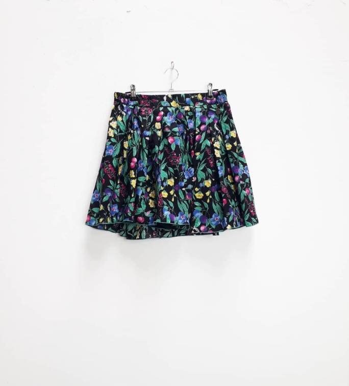 Image of Black Floral Mini Skirt Vintage Berry Pattern Print Medium Flared