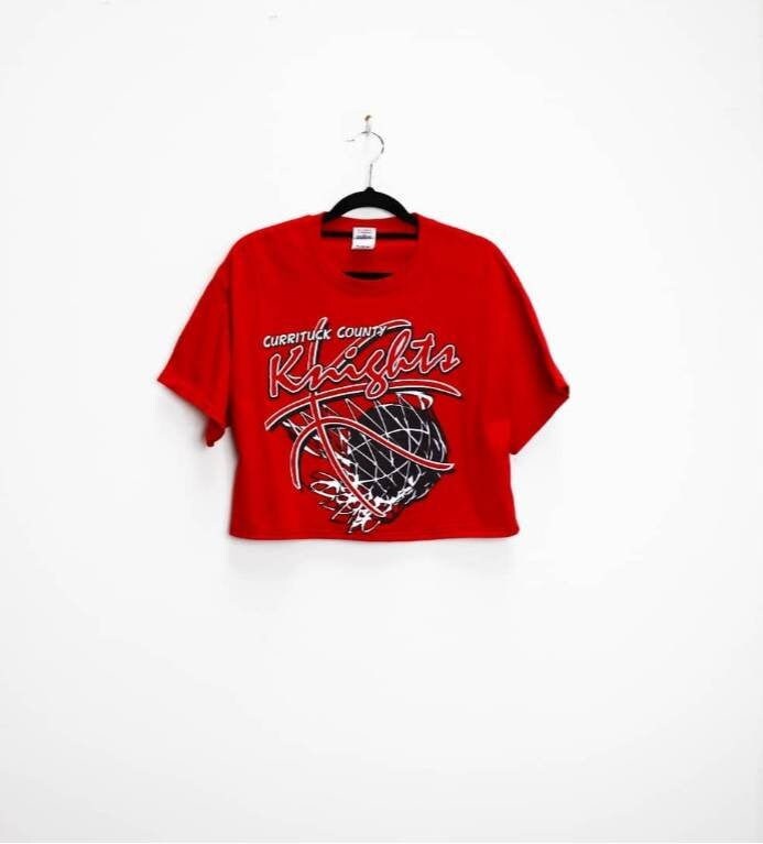 Image of Basketball Graphic Crop Top Vintage Knights Red Team T-Shirt Currituck County Cropped Tee M