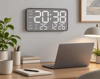 Puede incluir: Un reloj de pared digital rectangular con marco negro y una gran pantalla LED blanca que muestra la hora 20:38, la fecha 12 26, la temperatura 25 grados Celsius y una lista de los días de la semana con el miércoles resaltado.