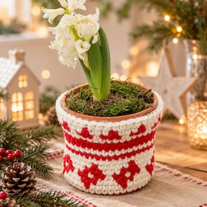 Christmas Crochet Plant Pot Cover Pattern PDF, Nordic Flower Pot Cozy, Red White Holiday Planter Cover, Festive Christmas Home Decor DIY