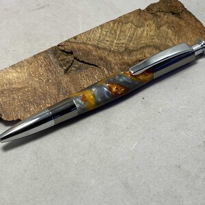 Lápiz acrílico Click con herrajes cromados y gunmetal