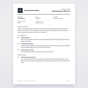 Puede incluir: Un documento blanco titulado Performance Review para Timberline Remodeling, con fecha del 3 de octubre de 2026. Enumera a Nate Hoffman como empleado, su rol como carpintero y a Chris Dalton como gerente. El texto detalla un resumen y fortalezas.