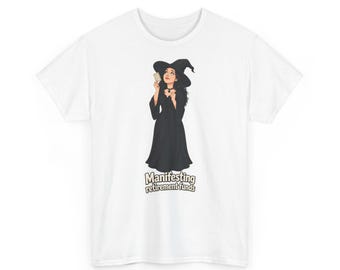 T-shirt met heks die dagdroomt over winnende nummers – Manifesteer je pensioen, grappig Halloween-shirt (unisex)