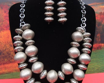 Silver Metal Necklace, Bracelet and Earing Set